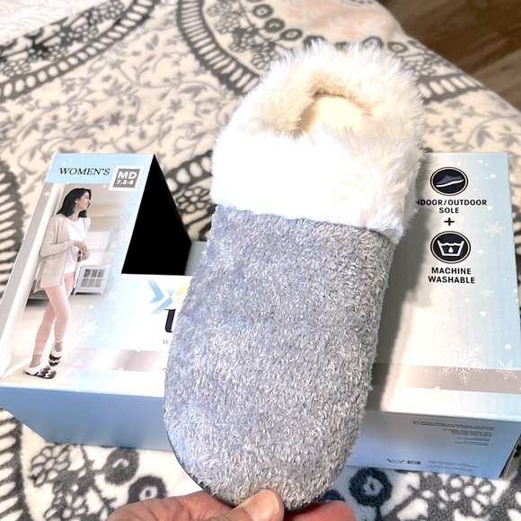 Isotoners Slippers Memory Foam Gray Indoor Outdoor Sole Womens 7.5-8 - Picture 8 of 11